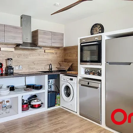 Apartament Avec Terrasse, Jardin Et Piscine A - Fr-1-647-47